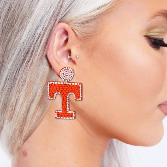 Tennessee Vols Team Colors Football Fan Letter T Seed Beaded Earrings - Picture 1 of 2